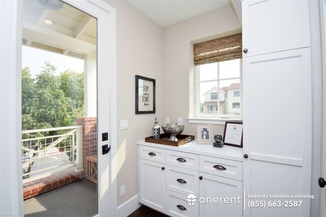 Building Photo - 4 br, 3.5 bath Townhome - 476 Sam Cava Lane -