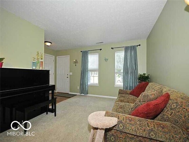 Building Photo - 5913 Sandalwood Dr