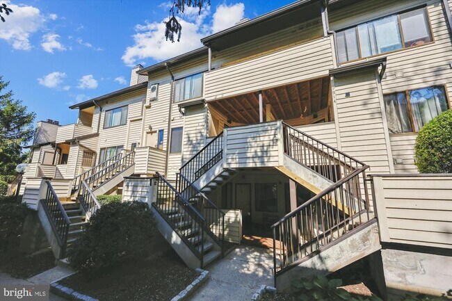 Foto del edificio - 9912 Hellingly Pl