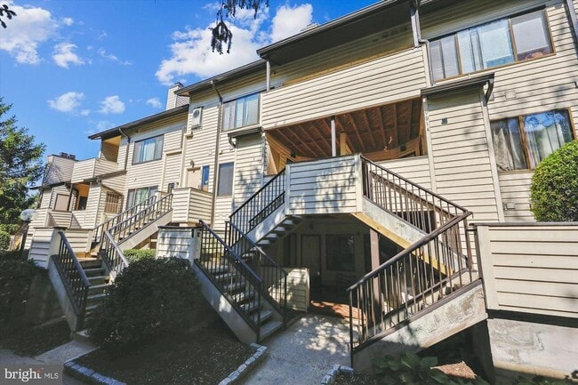Building Photo - 9912 Hellingly Pl