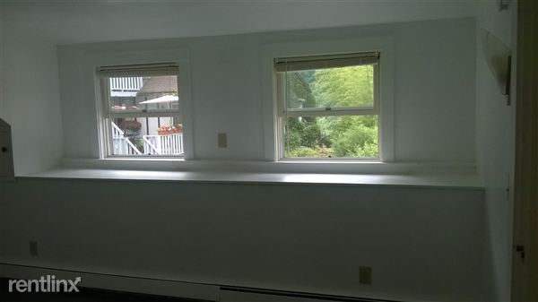Building Photo - 12 King Ln