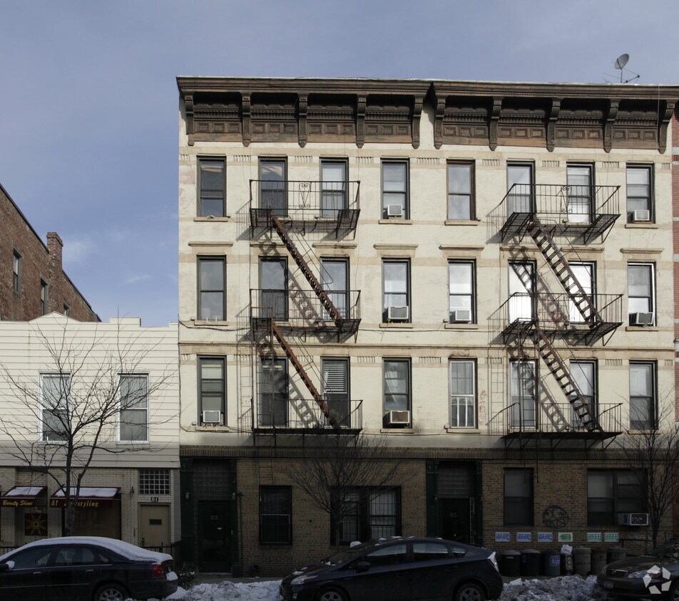 Building Photo - 83 Greenpoint Ave