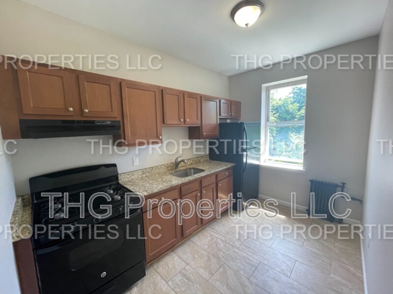 Foto principal - 641 Lincoln Ave