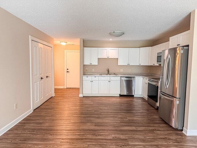 Building Photo - 1627 Gunston Dr
