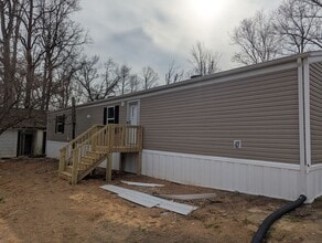 Building Photo - 213 Emmett St