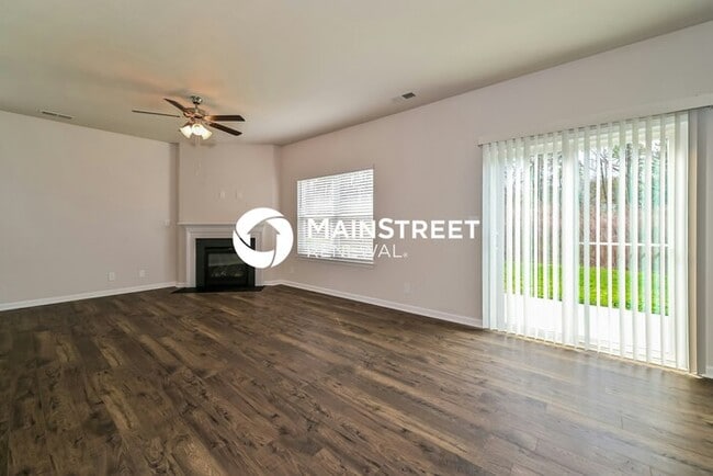 Building Photo - 3 Bedroom Pet-Friendly Home in KNOXVILLE, ...