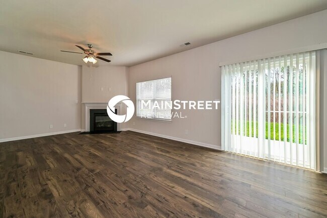 Foto del edificio - 3 Bedroom Pet-Friendly Home in KNOXVILLE, ...