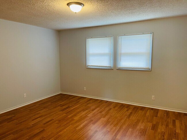 Foto del edificio - Great Size, Affordable Apartment!