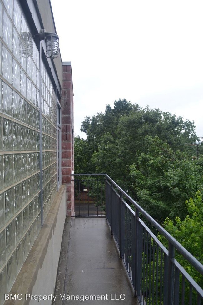 Foto del edificio - 4 br, 2 bath Apartment - 1605 Gordon Avenue