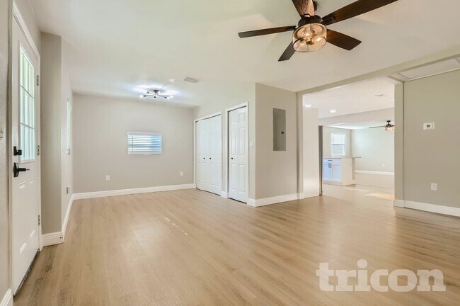 Foto del edificio - 1217 E Norfolk St