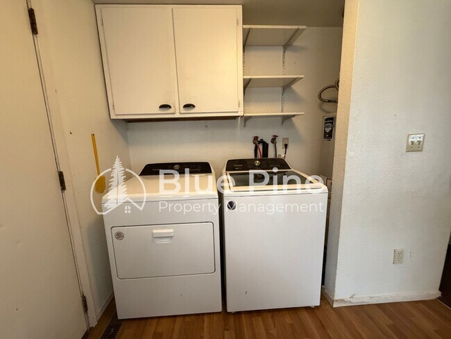 Foto del edificio - 2895 Meadow Ln