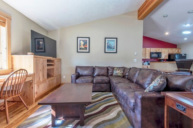 Building Photo - 3 Bedroom Family Home in Creekside Meadows