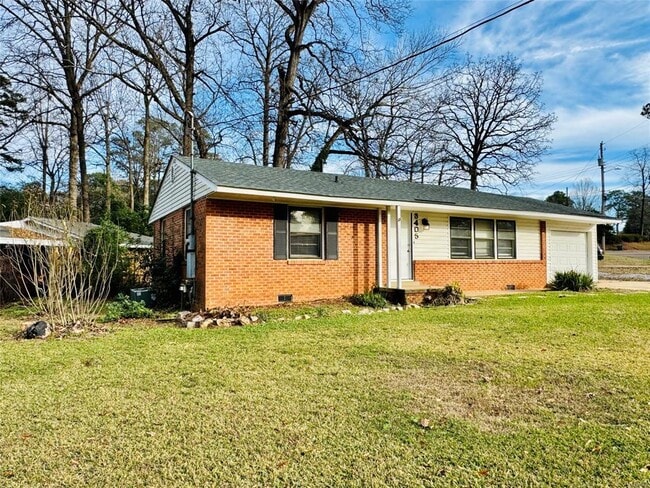 Building Photo - 3405 Vermont Dr