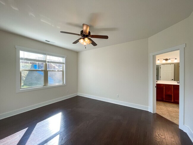 Building Photo - Beautiful Four-Bedroom Craftsman Home in S...