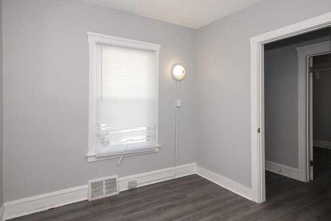 Foto del edificio - 3071 W 111th St