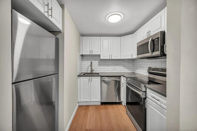 Foto del edificio - 56 Burgundy Hill Ln