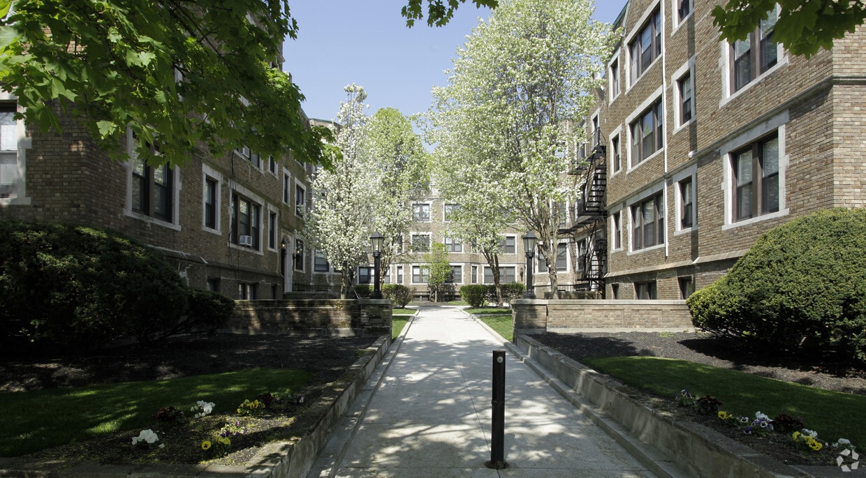 118 - 130 Babcock St - 118-130 Babcock St