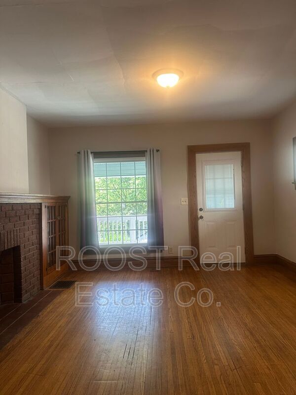 Building Photo - 112-114 Olentangy St.