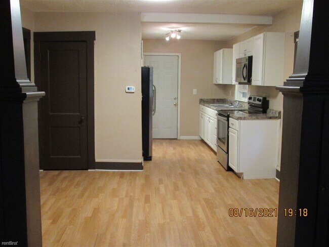 Building Photo - 2 br, 1 bath House - 406 Adams St