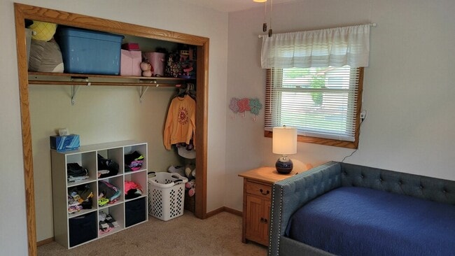 Building Photo - W210N16682 Western Ave