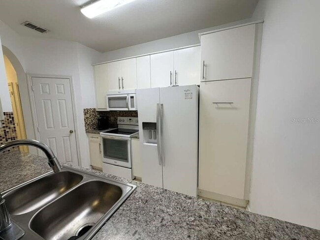 Building Photo - 6214 Stevenson Dr