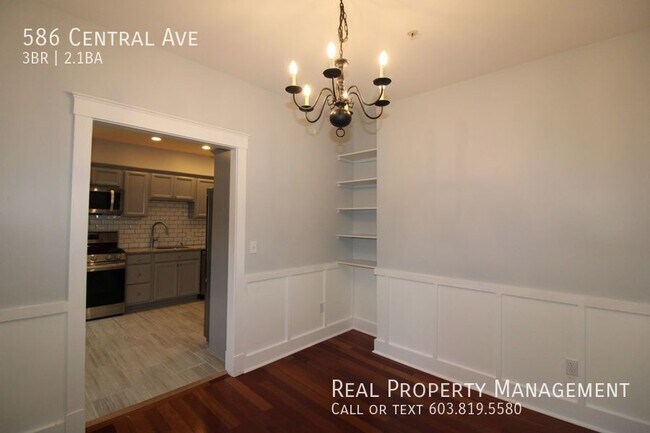 Foto del edificio - 586 Central Ave