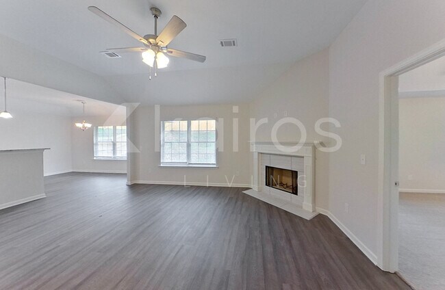 Building Photo - 755 Park Ln