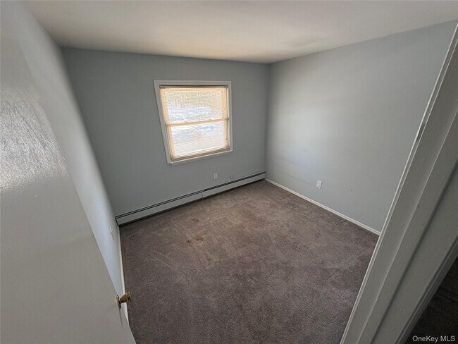 Building Photo - 16 Linden St