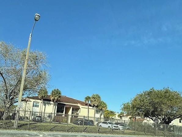 Foto del edificio - 660 W Park Dr