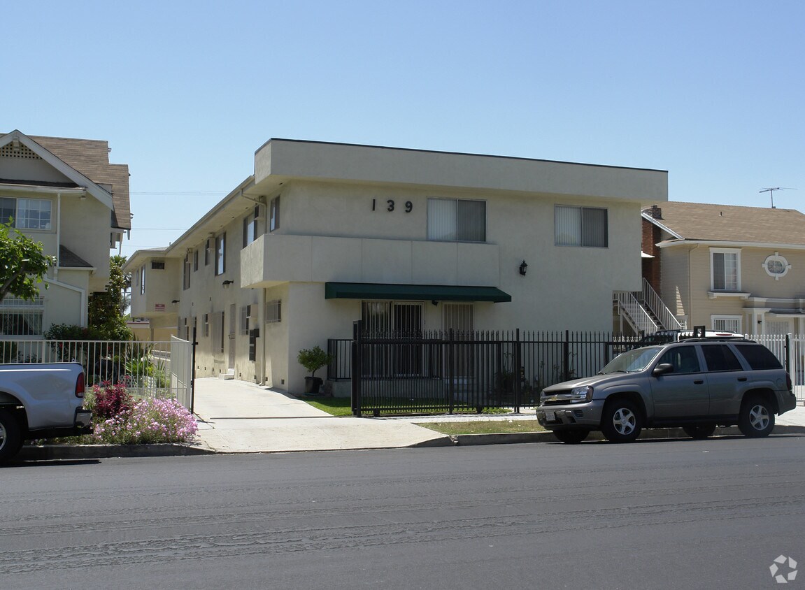 Building Photo - 139 N Oxford Ave