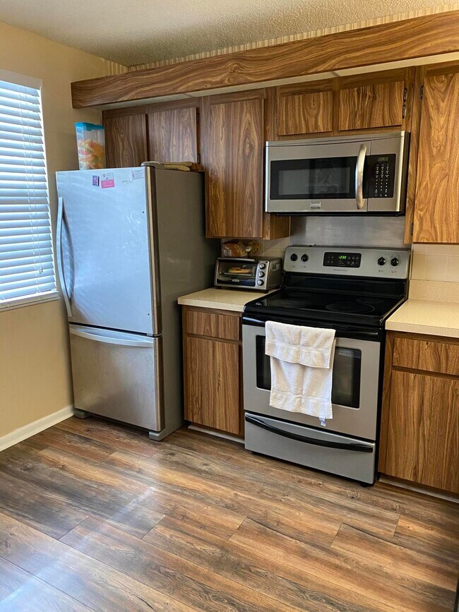 Building Photo - 6109 Balboa Cir