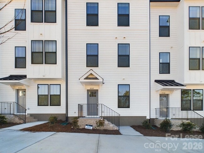 Building Photo - 15337 Ballancroft Pkwy