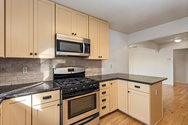 Building Photo - 12811283