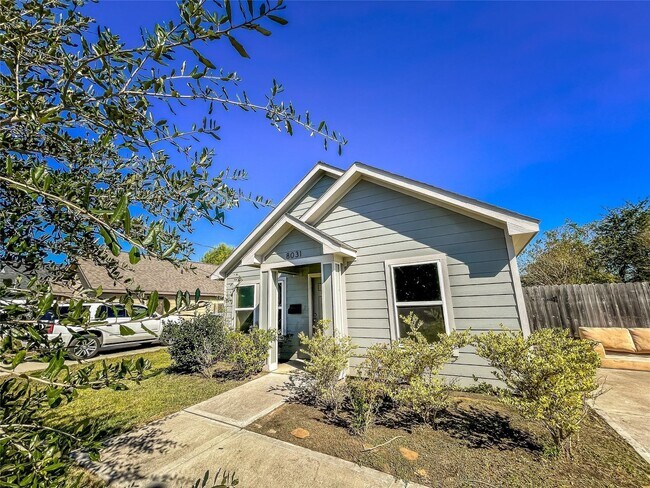 Foto del edificio - 8031 Canyon St