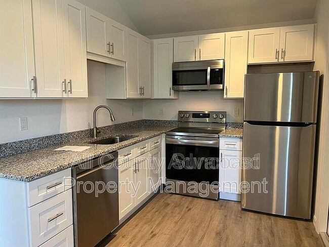 Building Photo - 1266 Jade Pl