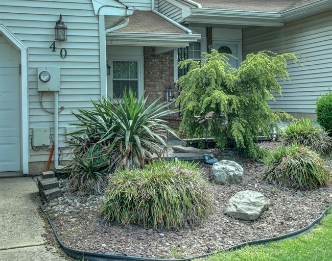 Building Photo - 40 Staghorn Dr