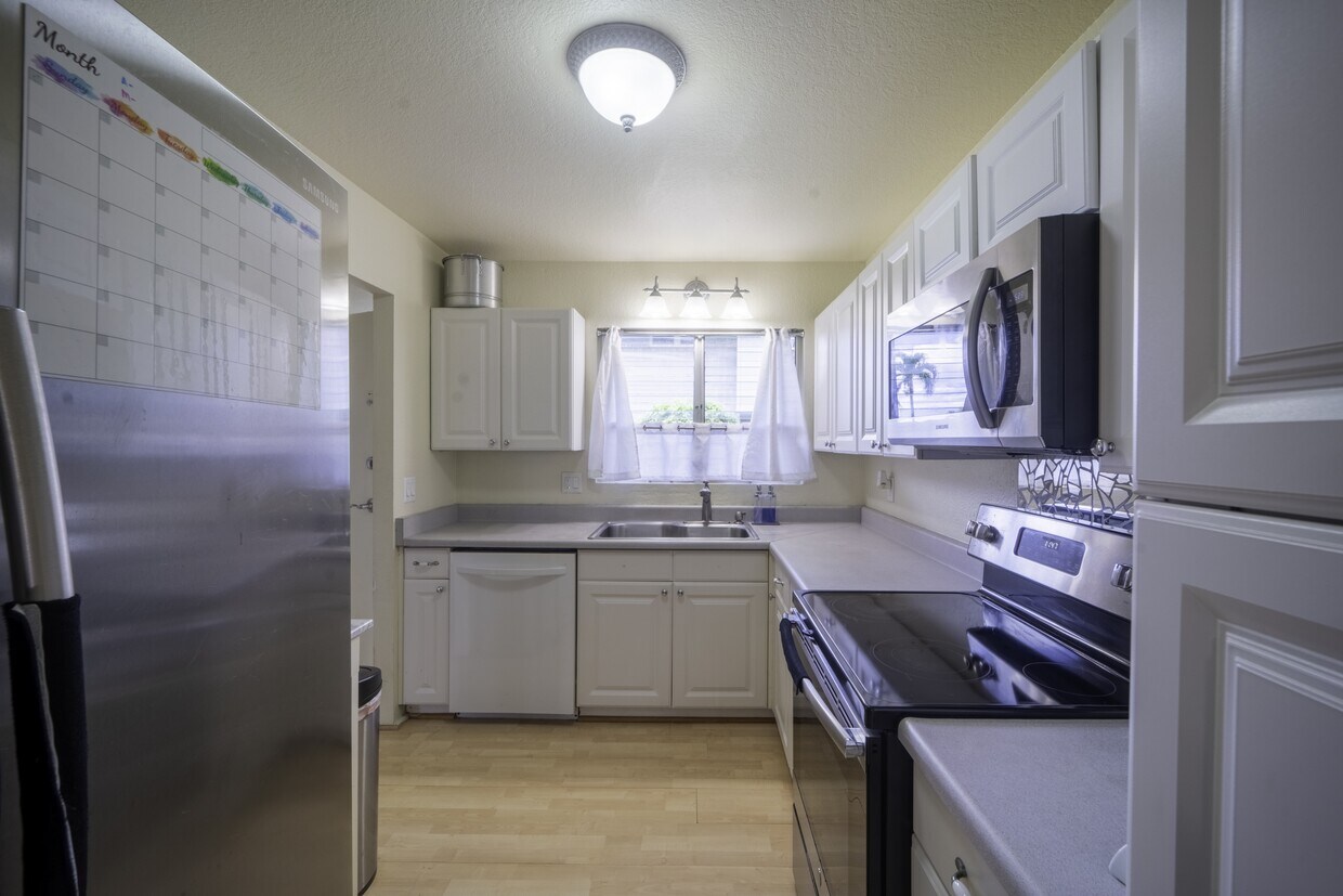 Primary Photo - 98-1445-1445 Kamahao St