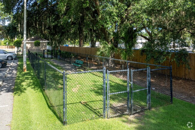 Parque para perros - The San Juan 55+ Senior Living