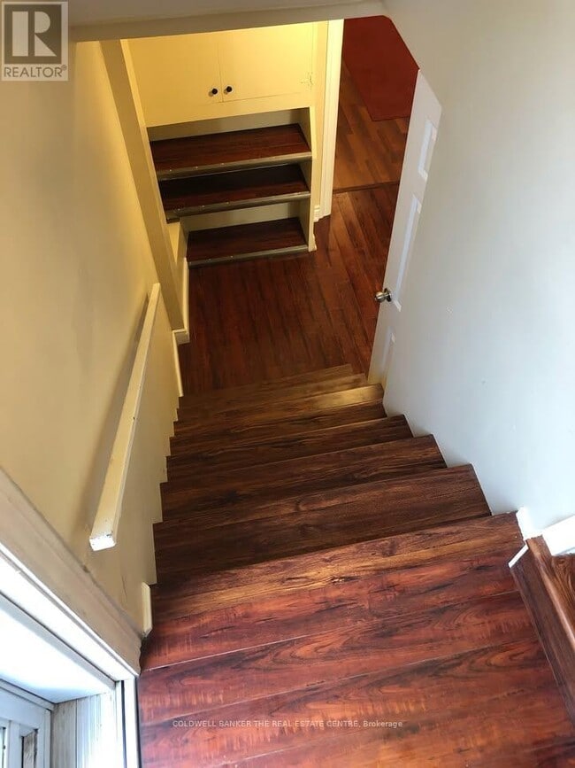 Building Photo - 20 Roseglor Crescent