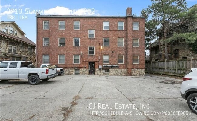 Building Photo - 3710 Summit St