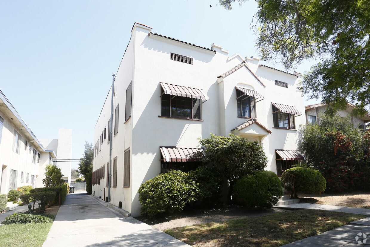 Foto principal - 3642-3644 Mentone Ave
