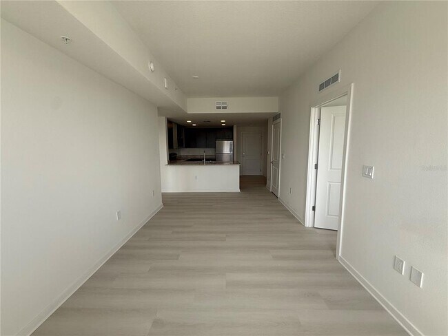 Foto del edificio - 5579 Millenia Park Blvd