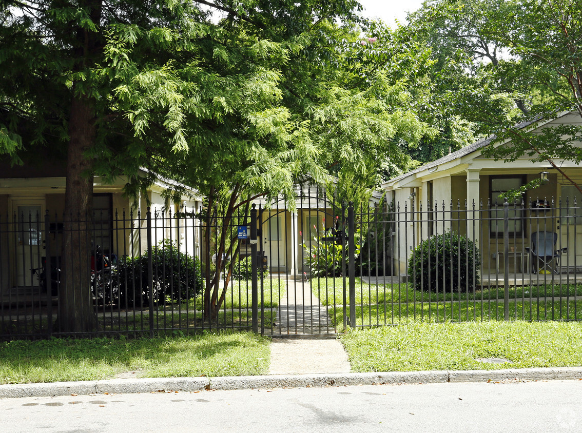 Building Photo - The Cottages