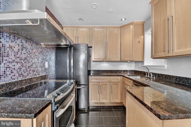 Foto del edificio - 4411 Edgefield Rd