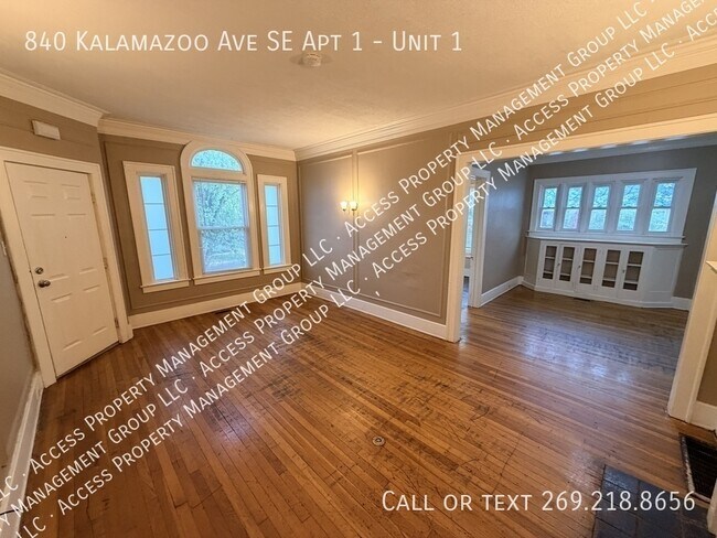 Foto del edificio - 840 Kalamazoo Ave SE