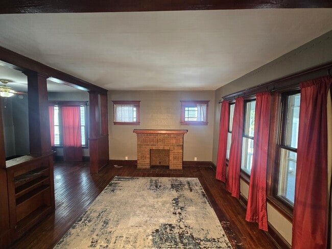 Building Photo - 307 Cumberland Ave