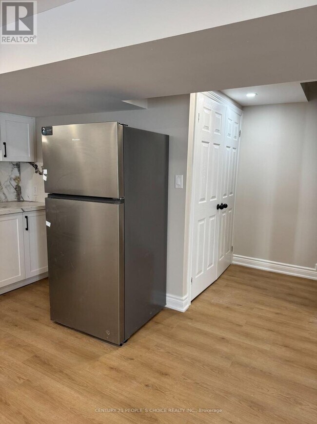 Photo du bâtiment - 2456 Brasilia Cir