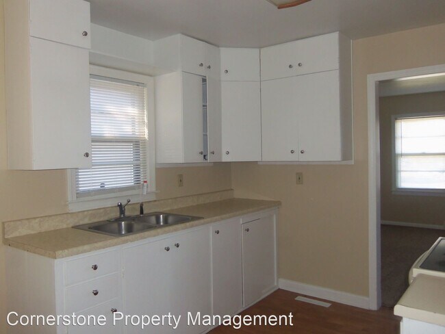 Building Photo - 2 br, 1 bath House - 1205 W. 8th St.