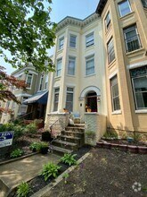 Building Photo - 1627 W Grace St