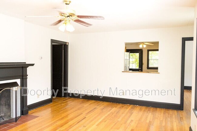 Foto del edificio - 219 Sequoia Dr